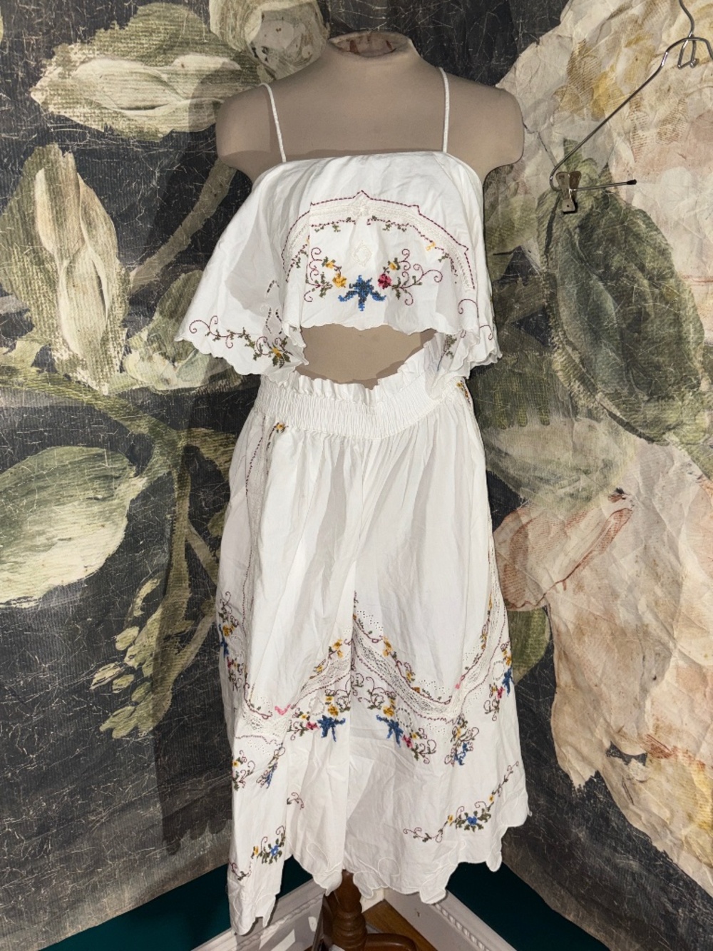 Anthropologie Embroidered Culottes and Hanky Crop Cutwork Tank - Picture 2 of 7